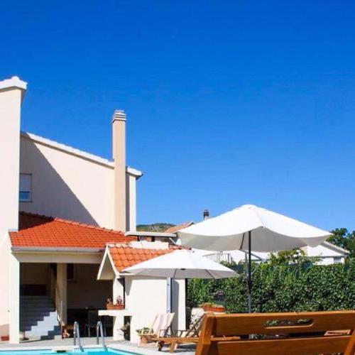 Villa Matia with pool