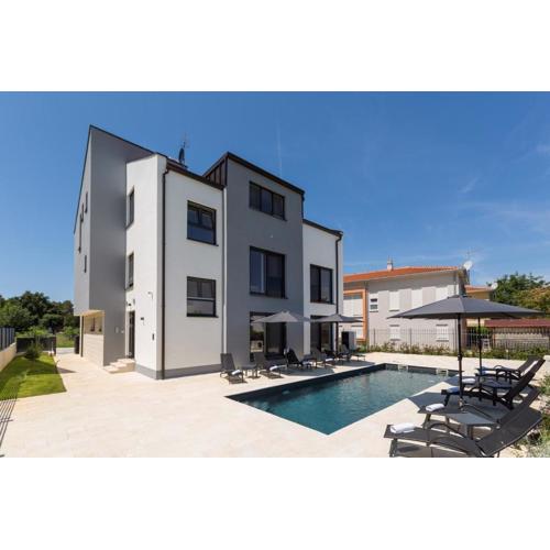 Villa Matic apartment with balcony and shared pool