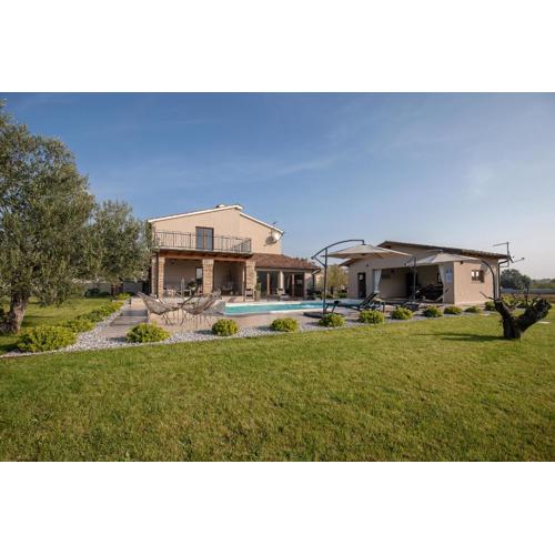 Villa Mattuzzi in Central Istria with large garden, kids playground and whirlpool