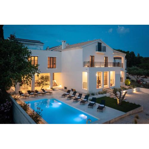 Villa Medici Dalmatia - Amazing 5-bedroom home with private pool, wellness and gameroom