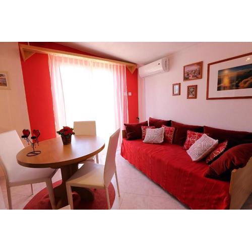 Villa Mediteran, Kleine Ferienwohnung Mit Terrasse