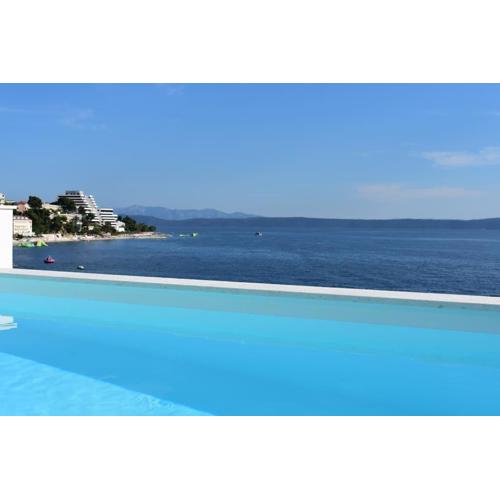 Villa Mel I - Luxury Waterfront Villa Downtown with Pool!