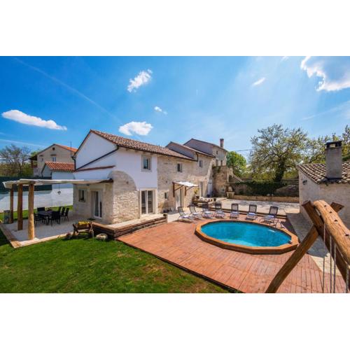 Villa Milena, a Rustic Summer Haven with Pool, Pets Welcome!