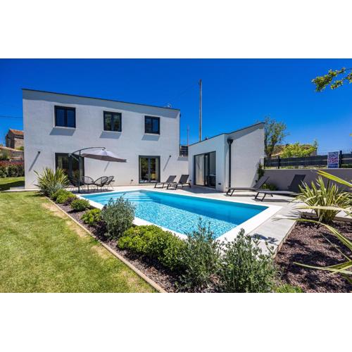Villa Minka near Pula for 4 people with private pool and jacuzzi