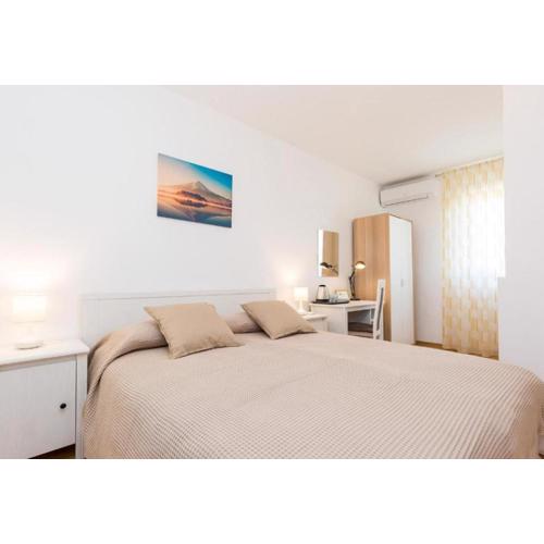 Villa Mira Double Room with Private Bathroom