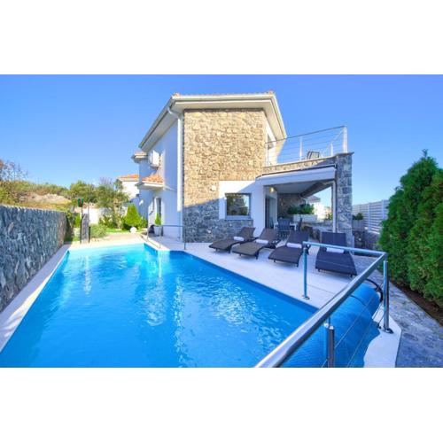 Villa Miracle 2 with heated pool