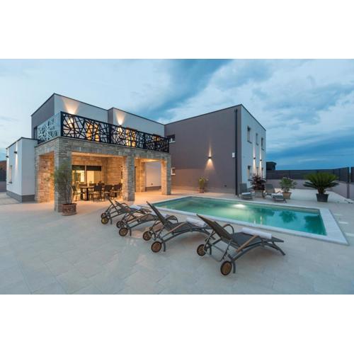 Villa Mirela Lux