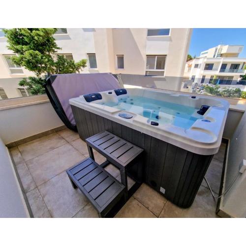 Villa Miss Sunshine with private jacuzzi
