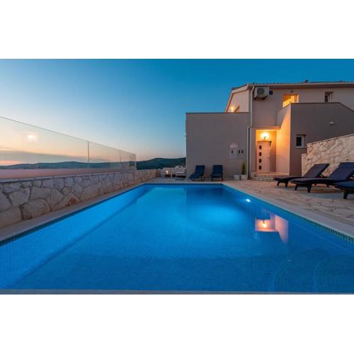 Villa Mona Apartments