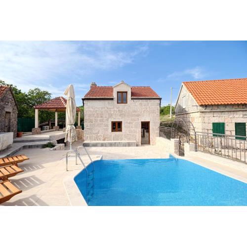 Villa Mons