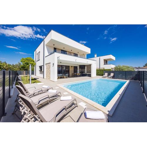 Villa Moon near the sea