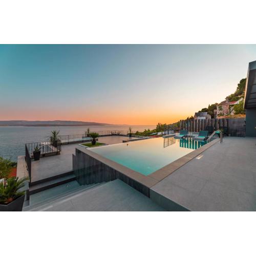 Villa Moon