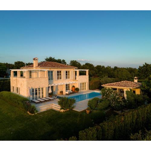 Villa Moonlight 1 near Poreč for 9 person - pet friendly with large garden, playground & 50 m2 pool