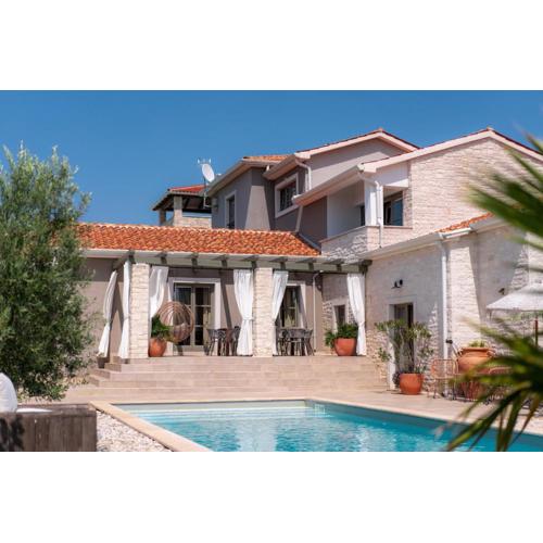Villa Moonlight 2 for 12 persons near Poreč with private heated pool - 45 m2 & playground