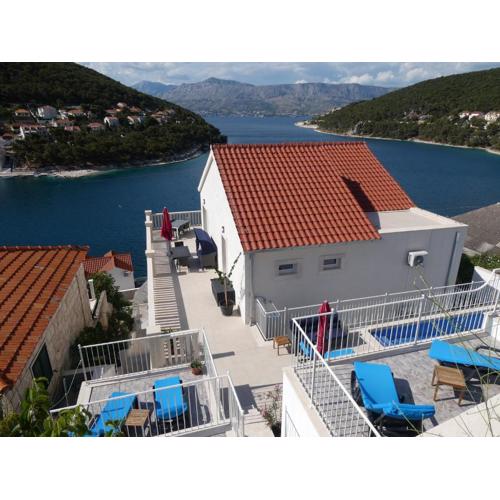 Villa More