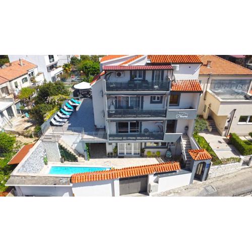 Villa Naomi
