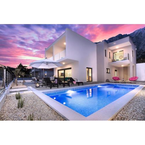 Villa Navis HEATED POOL