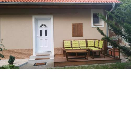VILLA NEAPOLiS