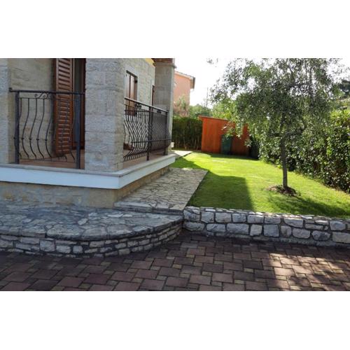 Villa Nevena in Buići Poreč for max 10 Persons 6km from the beach