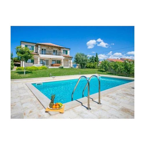 Villa Nika Comfortable holiday residence