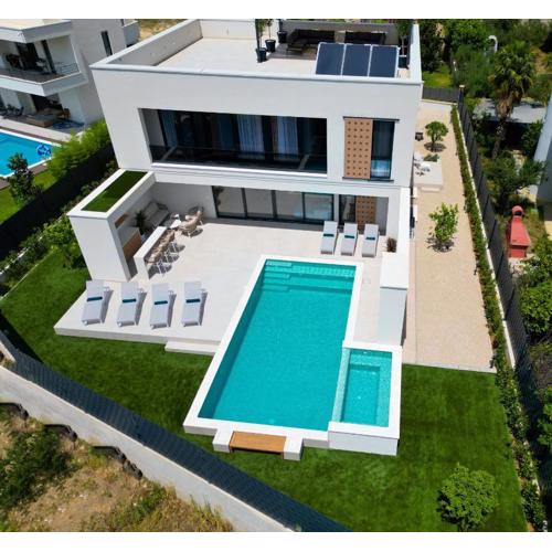 Villa Nikandra - A designer\