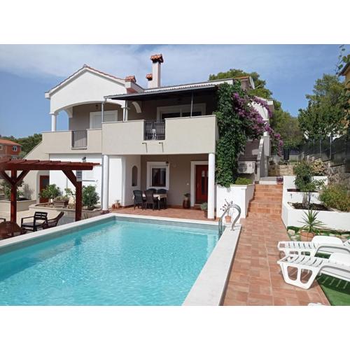 VILLA NIKO with private swimming pool