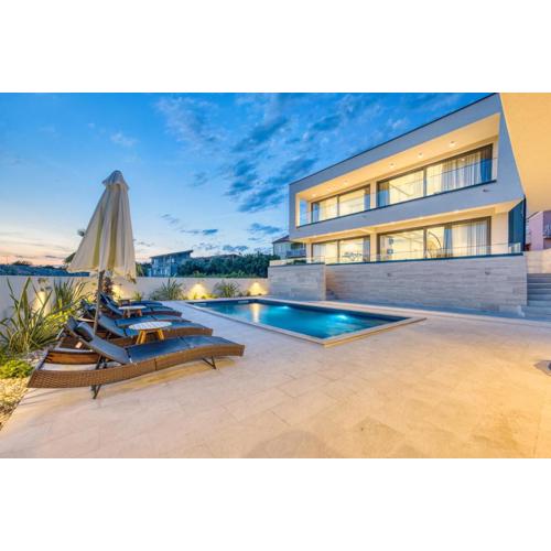 Villa NikSun with heated pool