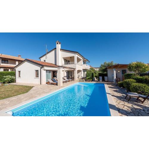 Villa Nira