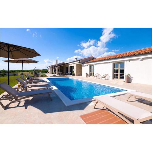 Villa Nola