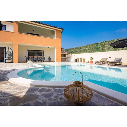 Villa Nur Amela