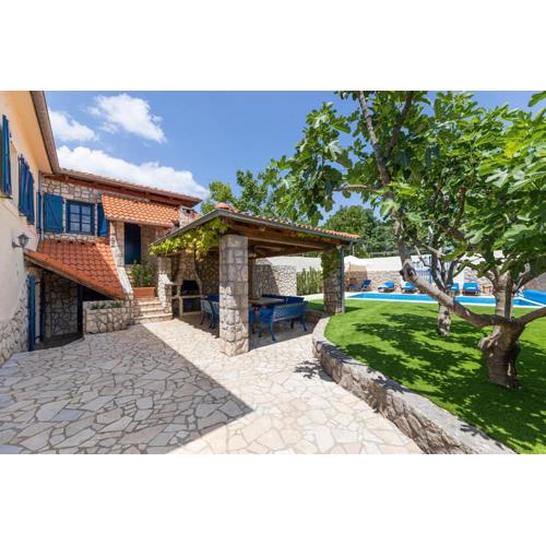 Villa O\