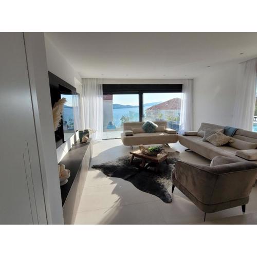 Villa Oasis - Five Bedroom Villa with Private Pool