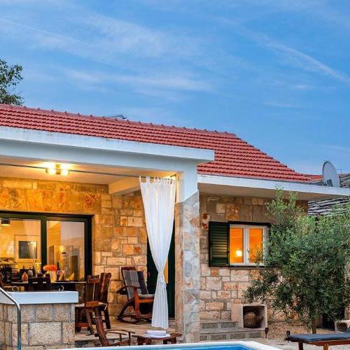 Villa Oaza Primošten With Heated Pool