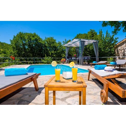 Villa Ognjistar in the hinterland of Makarska Riviera