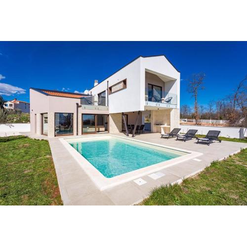 Villa Ogradina near Pula with sea view for 5 persons only 3 km from the Beach