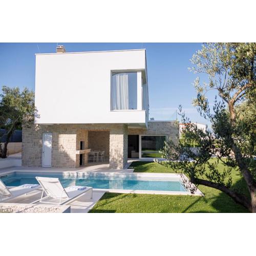 Villa Olea - villa with heated pool, sauna and gym