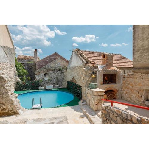 Villa Oleander - stone house, heated swimming pool