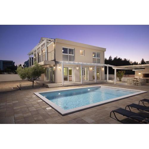 Villa OLIVIA - new and modern house with pool, souna, jacuzzi & playground, Ližnjan - Istra
