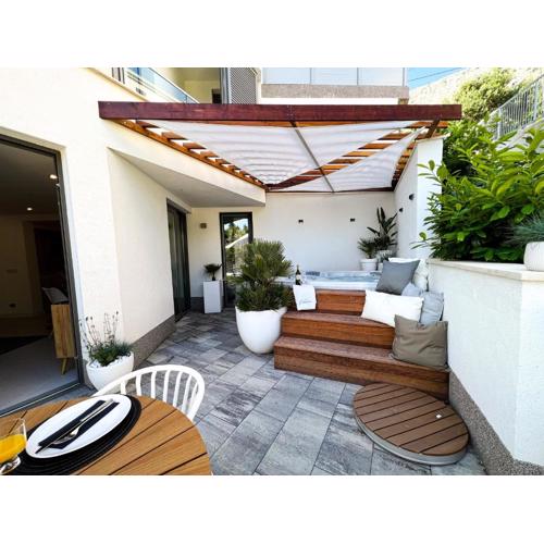 VILLA ONEUM - Apartment MARE with privat JACUZZI