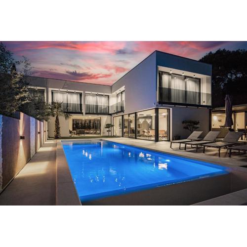 Villa Osea in Medulin with Sauna only 1.5 km from the Beach