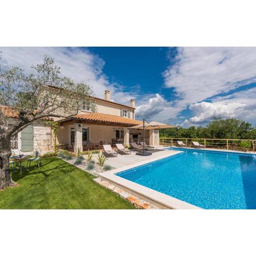 Villa-Osmium Smoljanci