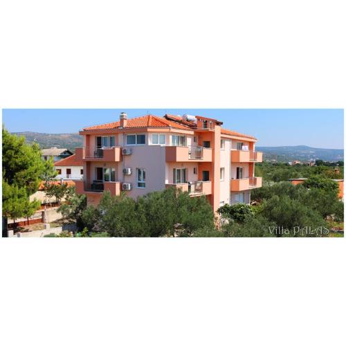 Villa Palas Apartments