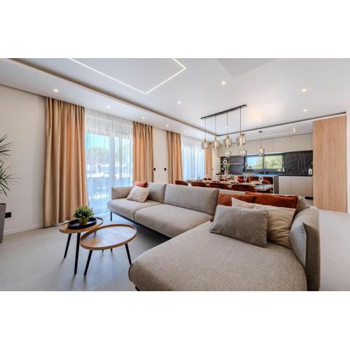 Villa Palazzo by Belmont Realty