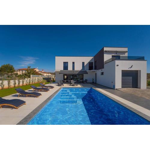 Villa Paola in Majmajola - Haus für 6 Personen