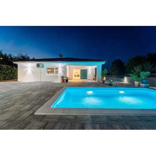 Villa Pavicini - with heated pool