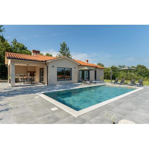 Villa Photinia
