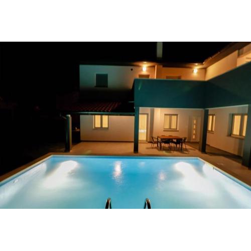 Villa Pikula Ferienwohnung Mit Gemeinsamem Pool