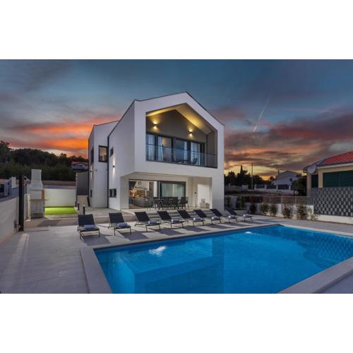 Villa Pine
