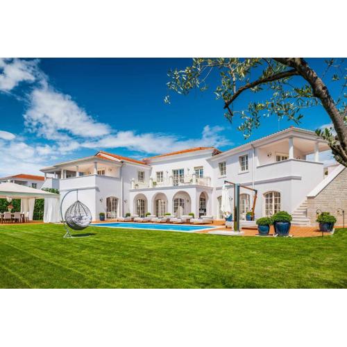 Villa Presidential