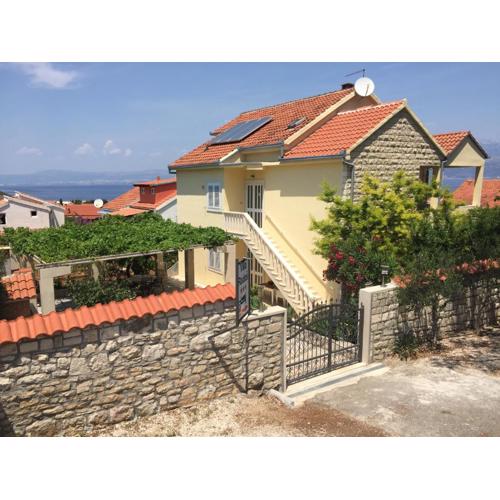 Villa Radoš - 4 Sterne, 4 Apartments für maximal 22 Gäste